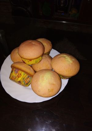 A picture of Strawberry cupcakes..
