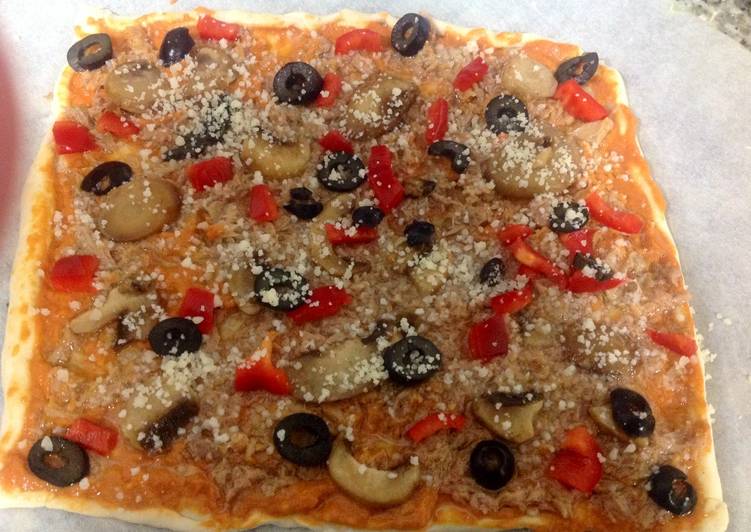 Pizza sin gluten con atún a tu gusto