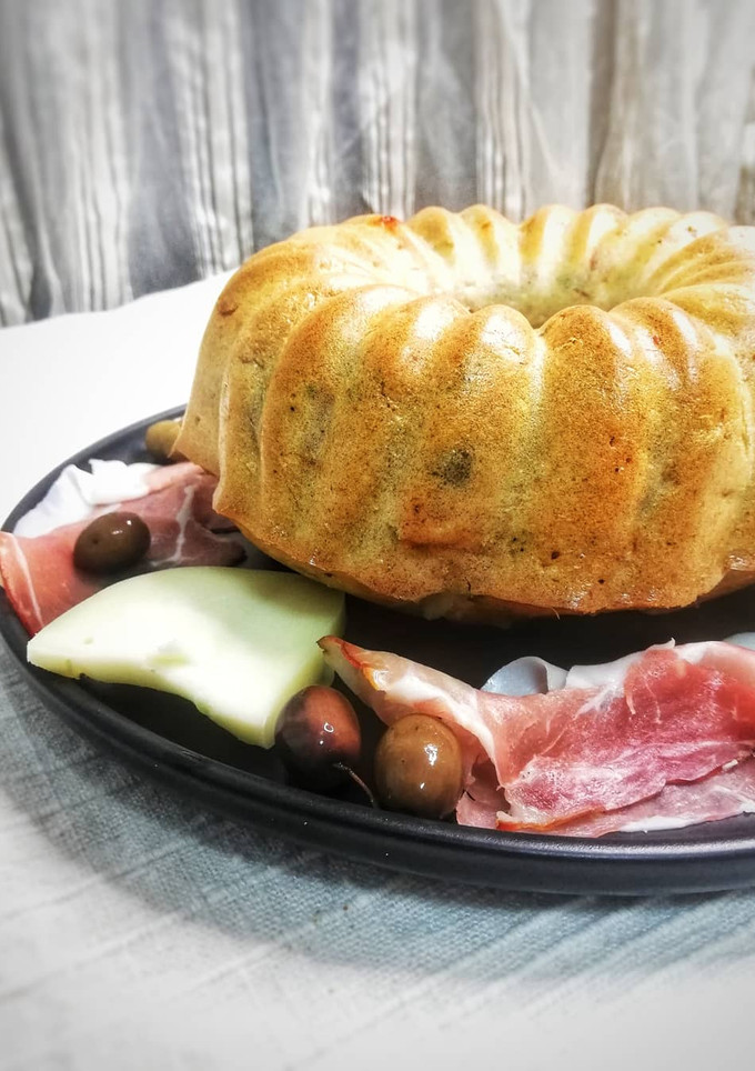 Foto de Bolo de Enchidos e Queijo