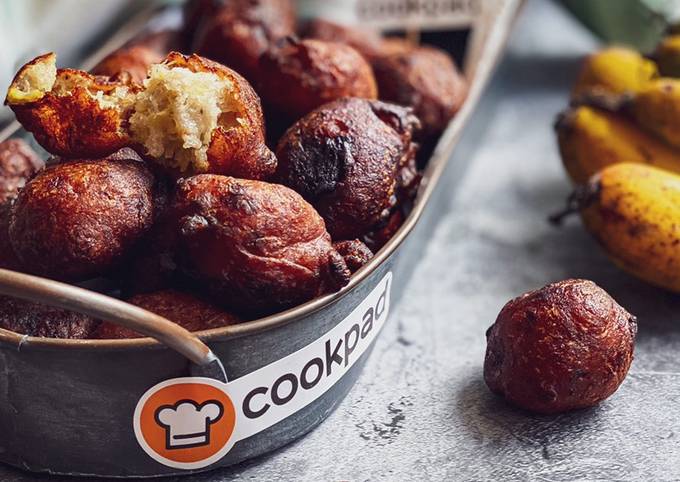 Resipi Cekodok Pisang pasti bulat dan rangup di luar lembut di dalam