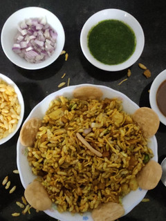 ભેળ (recipe of bhel in gujarati) રેસીપી મુખ્ય ફોટો