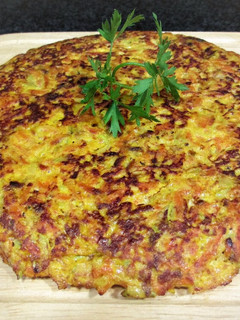 Una foto de Tortilla de zanahorias y calabacín a la cinco pimienta para llevar a la playa