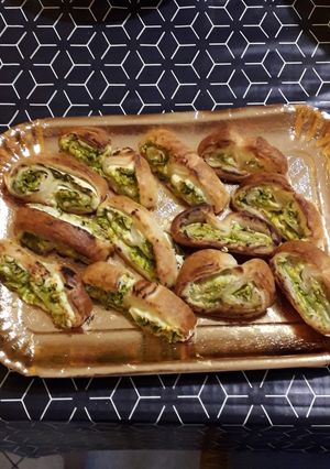 Foto di Sfogliatine alle zucchine