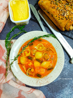 વેજીટેબલ પાસ્તા સૂપ (Vegetable pasta soup recipe in Gujarati) રેસીપી મુખ્ય ફોટો