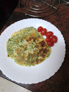 Una foto de Tortilla francesa de jamón cocido y espinacas