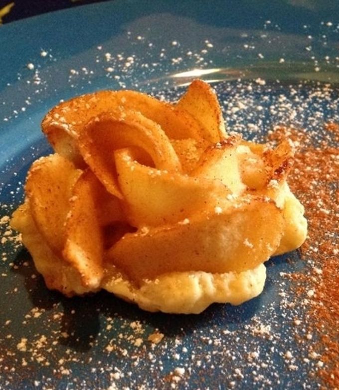 Foto di Rose di mela con pasta sfoglia