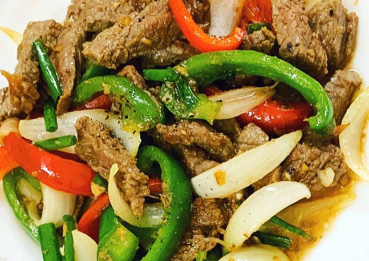 Cách Làm Món Thịt bò xào ớt chuông của Nguyễn Ngân - Cookpad