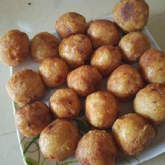 A picture of Yam balls.