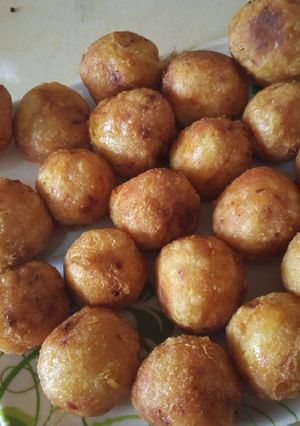 A picture of Yam balls.