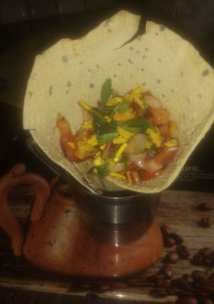 मसाला पापड़ कोन(masala papad cone recipe in Hindi) रेसिपी मुख्य फोटो