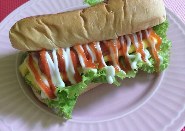 Langkah Mudah untuk Menyiapkan Hot dog super yang Enak Banget