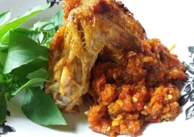 Resep Ayam Penyet Surabaya oleh Bunda 'Adnan - Cookpad