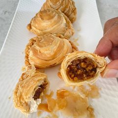 A picture of Chicken Curry Puff.