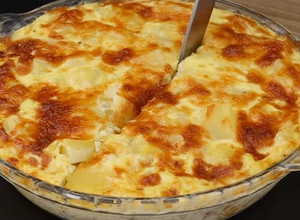 Foto de Tarte Rústica de Batatas, Atum e Queijo ao Forno