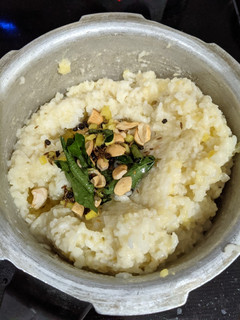 வென் பொங்கல்(ven pongal recipe in tamil) செய்முறை முக்கிய புகைப்படம்