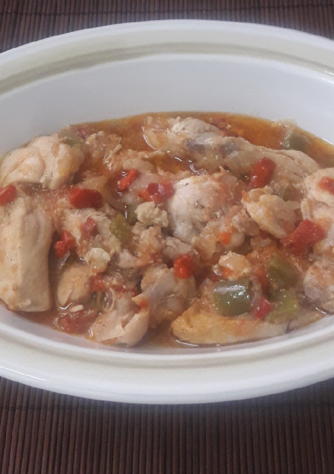 Una foto de Pollo con tomate