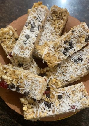 A picture of Quick Oats & Mudhi Bars (Oats & Puffed Rice).