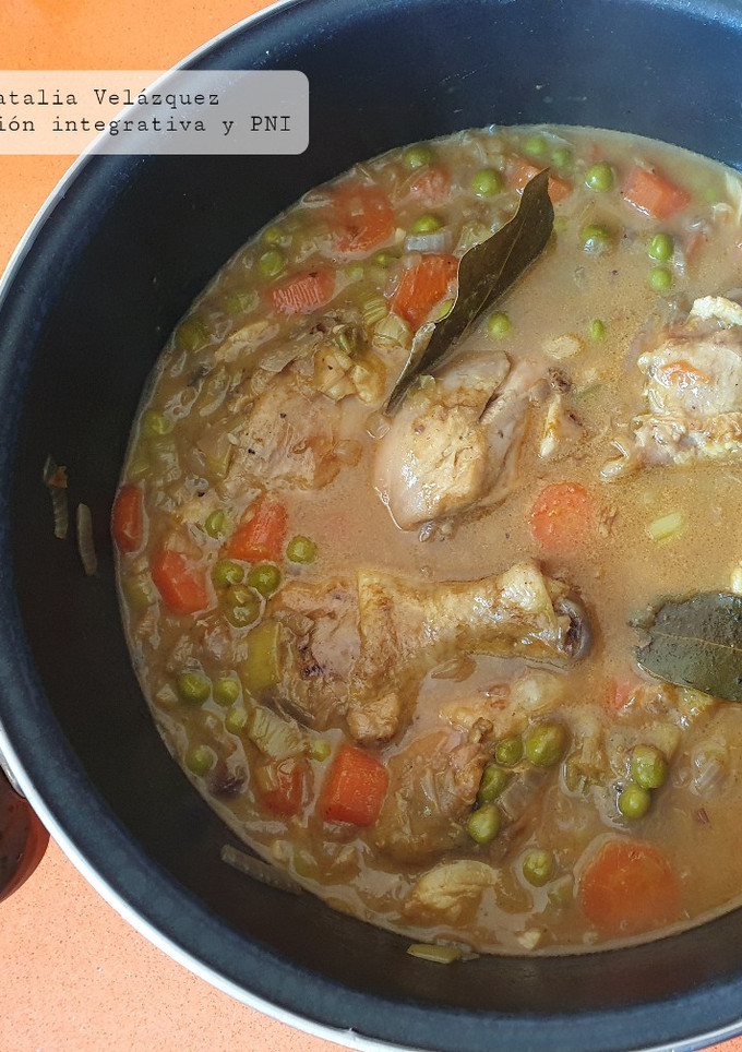 Una foto de Jamoncitos de pollo a la jardinera (saludable, sin gluten) 🍗