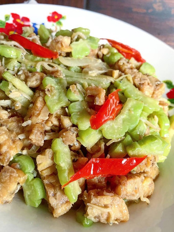 Bagaimana Membuat Tumis Pare Teri Tempe Anti Gagal
