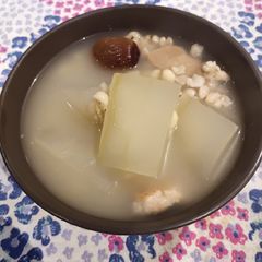 A picture of Barley and Winter Melon Soup.
