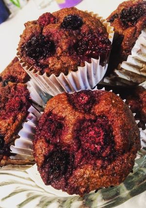 Una foto de Muffins de linaza con frutos rojos