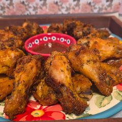 A picture of Garlic-lemon pepper chicken wings.