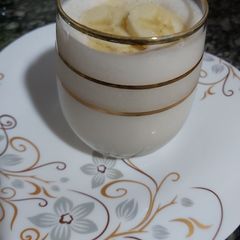 A picture of Apple and banana milkshake.