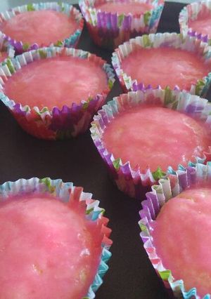 Una foto de Muffins de limón glaseados