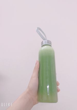 Hình của món Cải bó xôi, táo xanh, táo đỏ, dưa chuột, chanh.