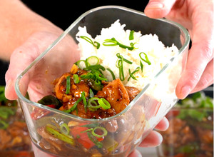 A picture of Kung Pao Chicken.