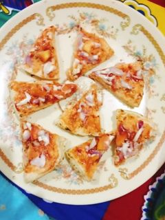 रोटी पिज़्ज़ा (roti pizza recipe in Hindi) रेसिपी मुख्य फोटो