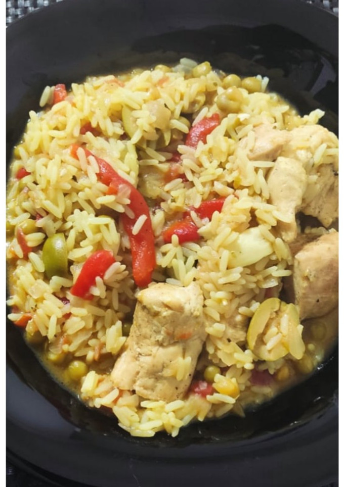Una foto de Arroz con pollo
