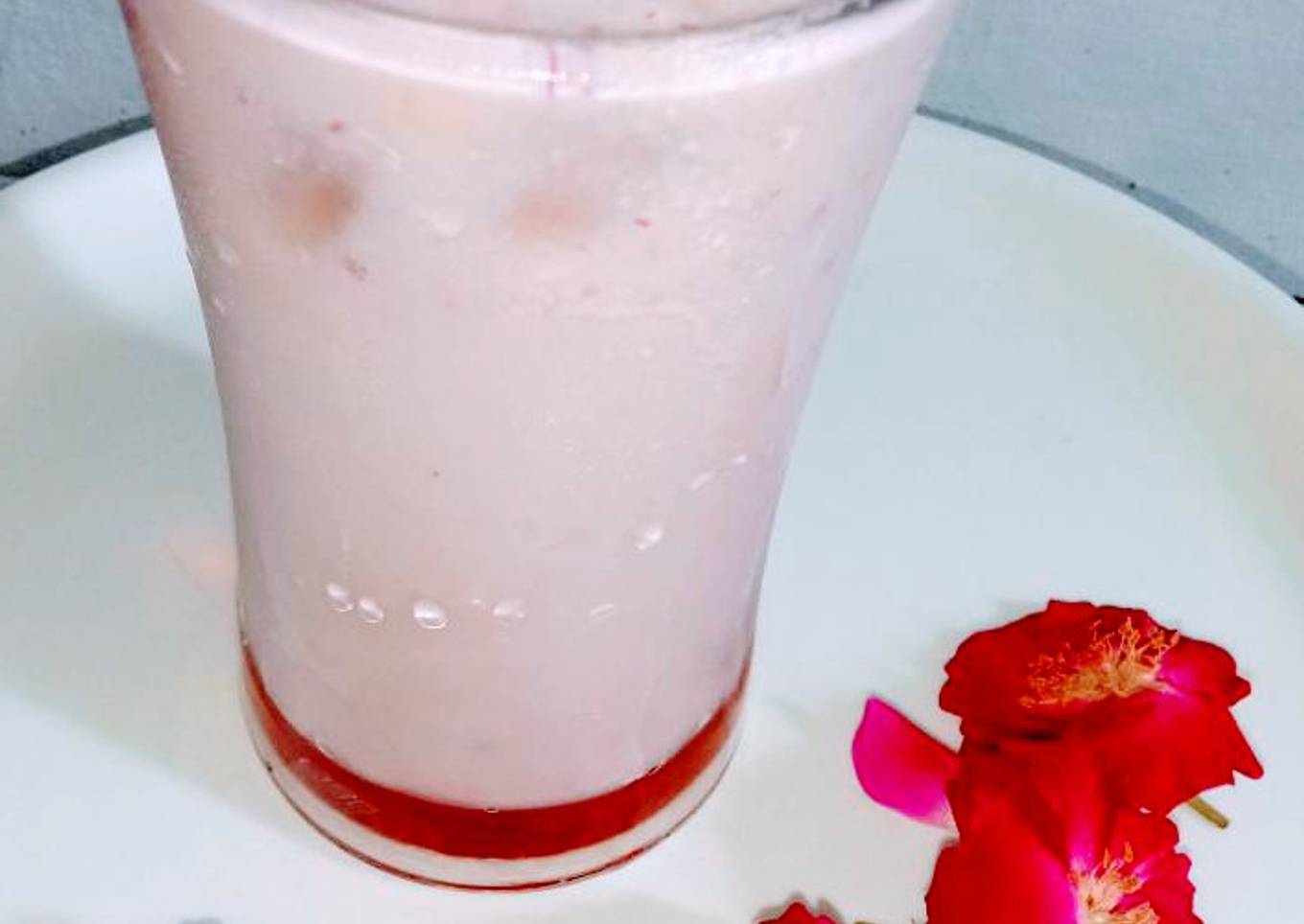 Apple rose milk shake