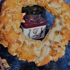 A picture of Sausage wreath.