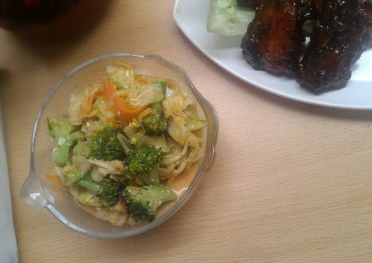 Broccolli salad