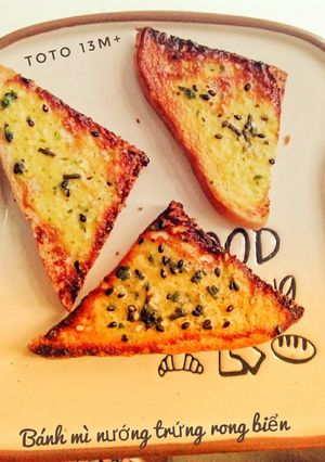 Hình của món Bánh mì nướng trứng rong biển.