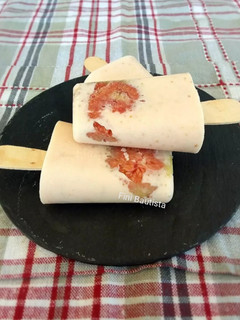 Una foto de Polos de brevas y yogur (higos)
