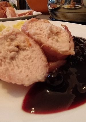 Csirkemell baconben áfonya szósszal recept fotója