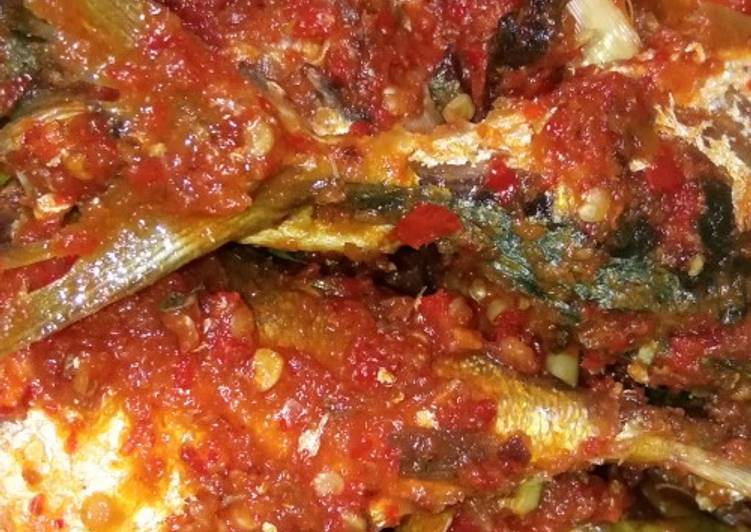 Proses memasak Ikan kembung balado Lezat