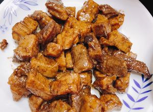 Hình của món Thịt heo kho tiêu.