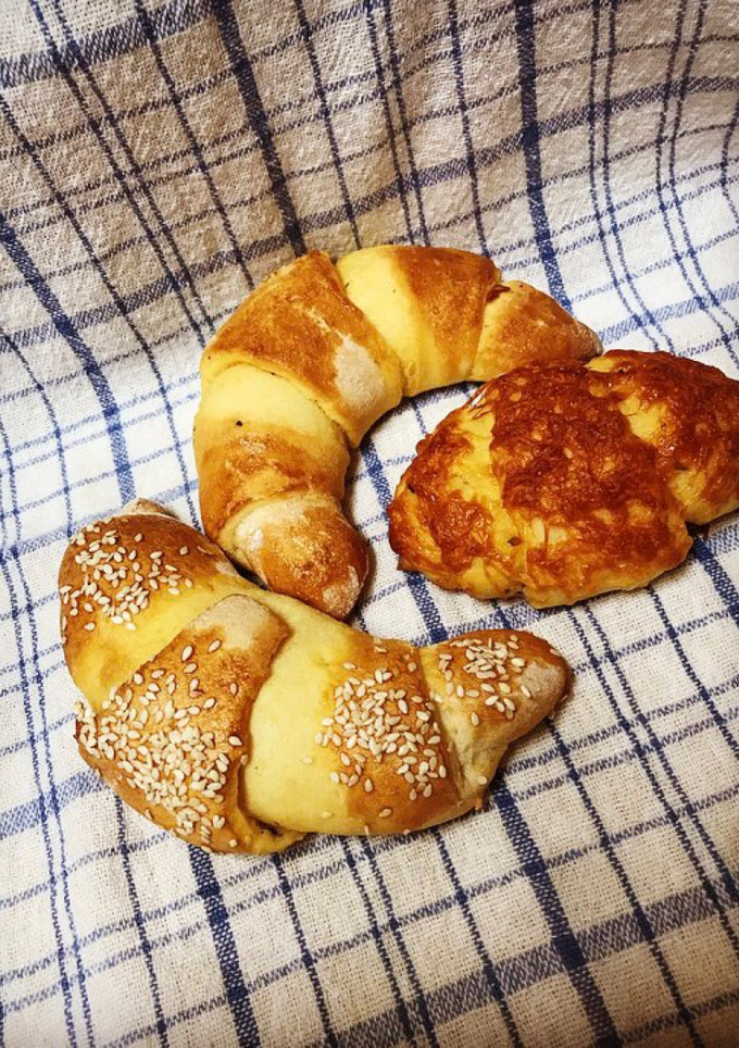 Fűszervajas kifli glutén- és laktózmentesen recept fotója