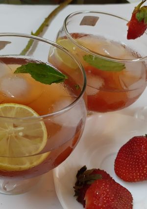 A picture of Strawberry lemon green tea.