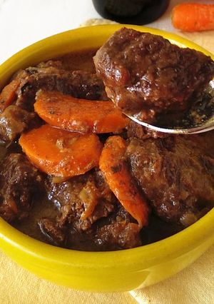 Una foto de 🍲Guiso de carne🍲 {en olla rápida}