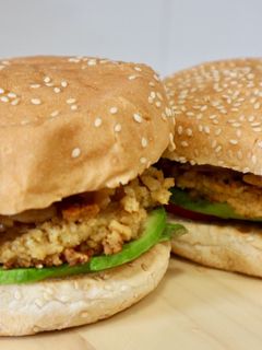 Una foto de Hamburguesas veganas de soja texturizada