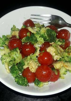A picture of Cherry Tomatoes Salad.