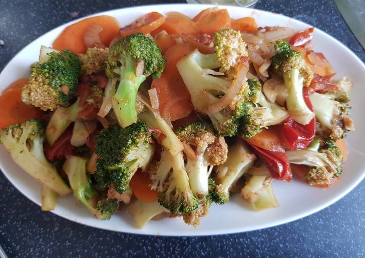 makanan Tumis brokoli tomat sederhana yang Lezat