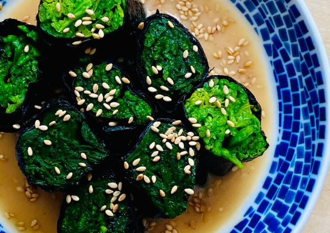 Spinach Nori Rolls in Miso Sesame sauce