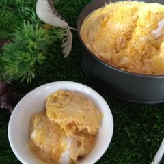 A picture of Homemade mango ice cream.