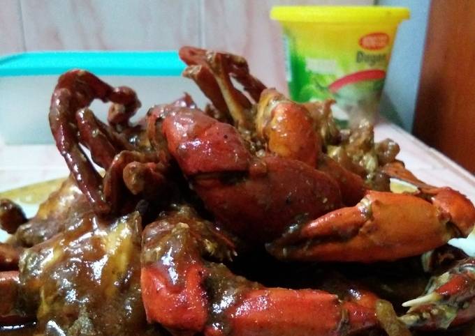 Kepiting lada hitam dengan saus padang