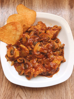 عکسی از دستور خورشت مرغ و قارچ 🥘